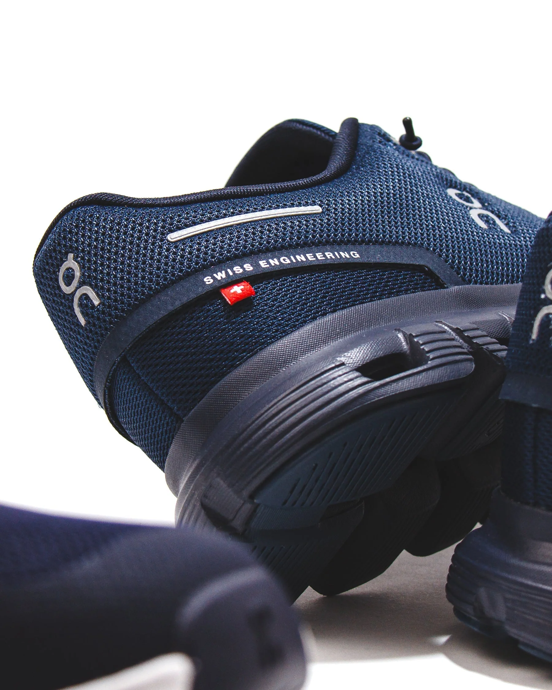 ON Men Cloud 6 Midnight White Core 3MF10070692 - Image 4