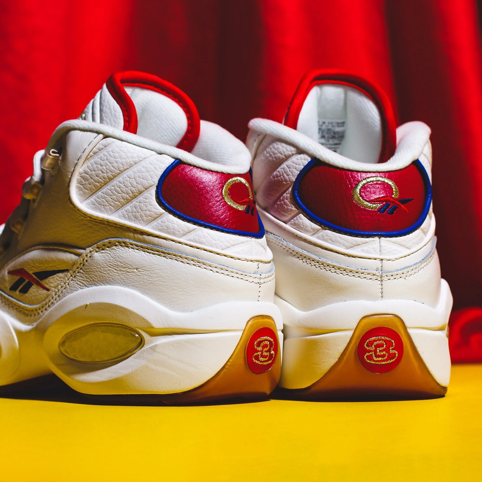 Reebok Classics Basketball Men Question Mid Allen Iverson White Red Blue GZ7099 - Image 7