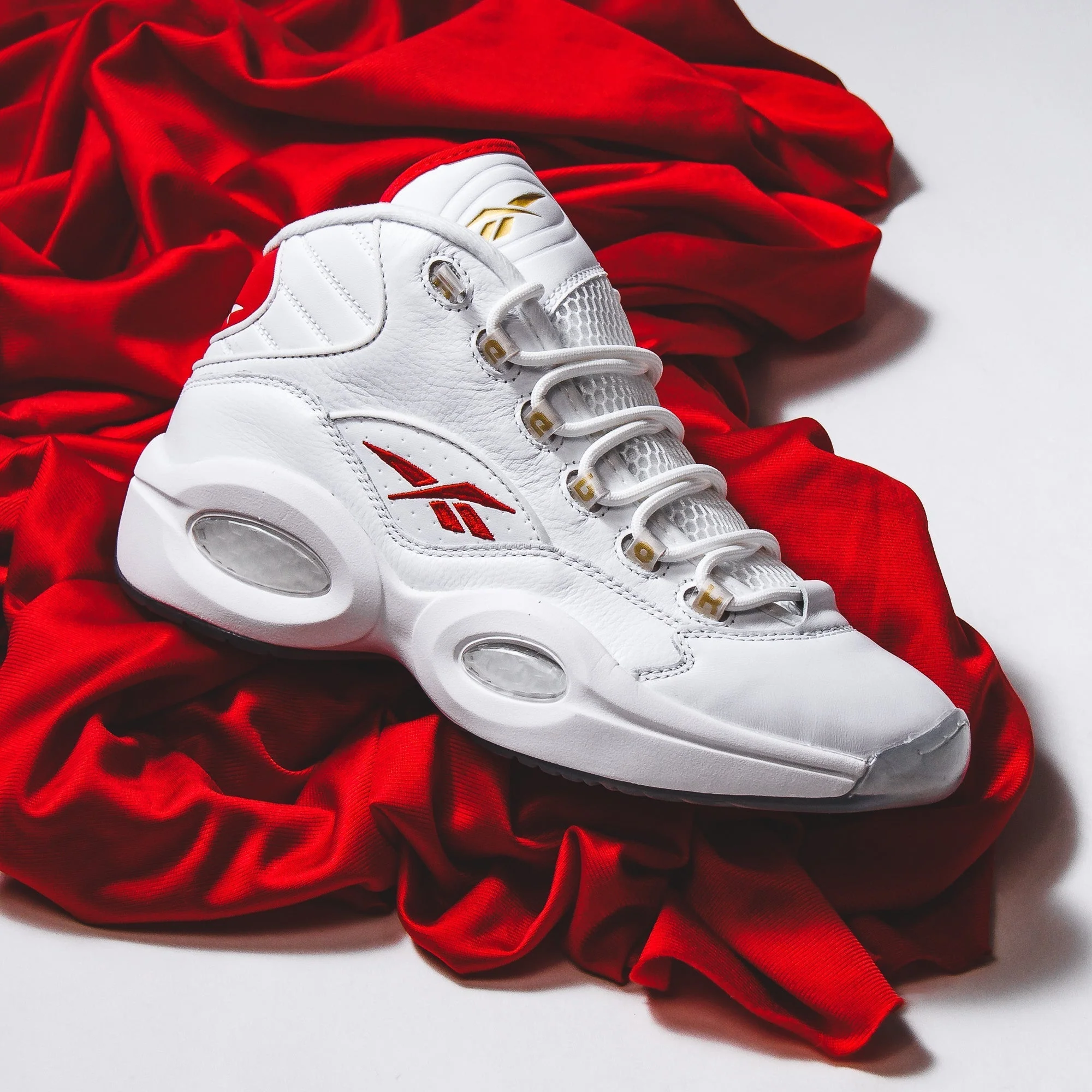 Reebok Classics Basketball Men Question Mid Allen Iverson Dr J #6 White Red GX0230 - Image 6
